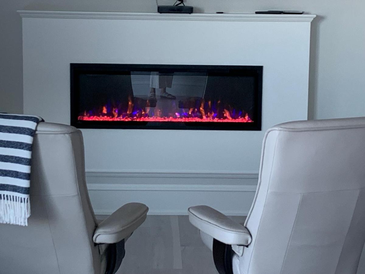 Ocean Front Private Suite Виктория Екстериор снимка